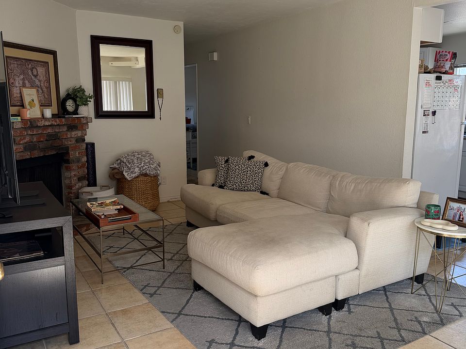 1st image of 1639 Oliver Ave Suite C