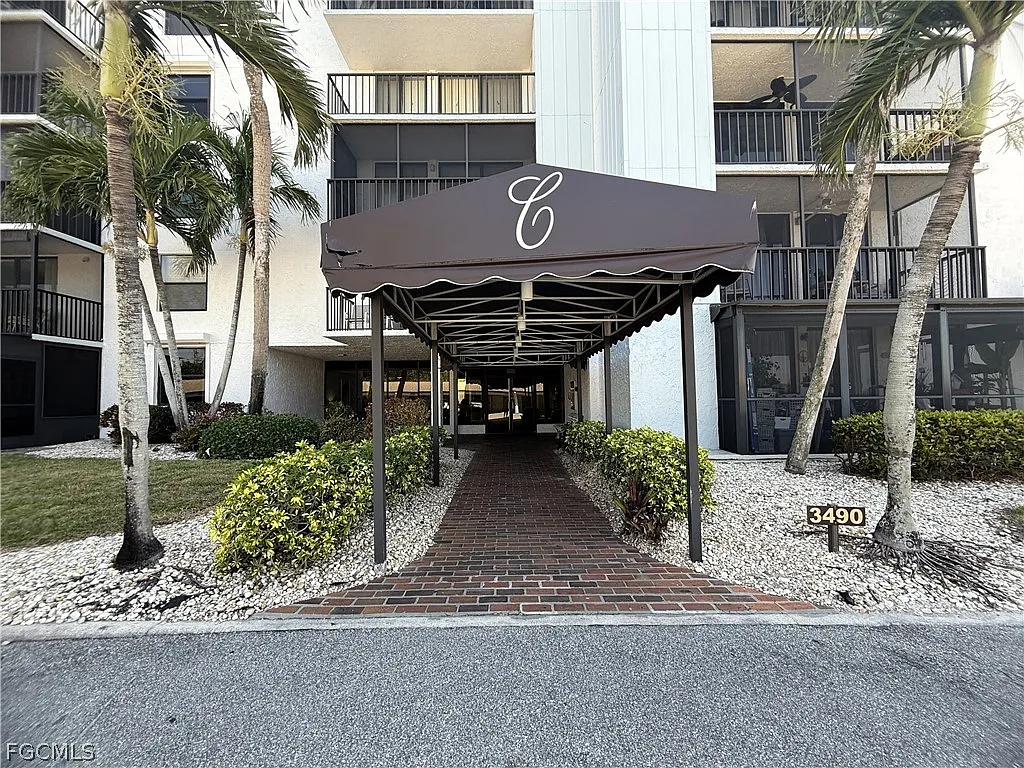 2 bed, 2.0 bath, 1412 sqft, $3,900 — Photo 4