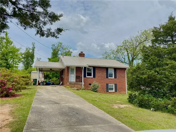 304 W South 5th St, Seneca, SC 29678