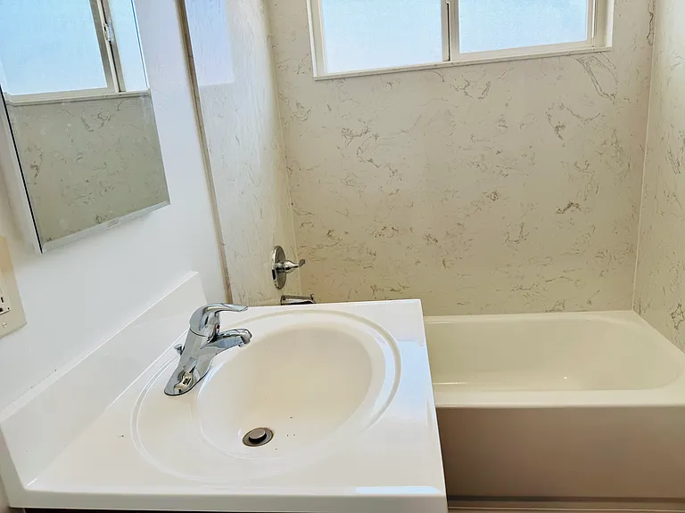 63 Cathcart Ave — Photo 11