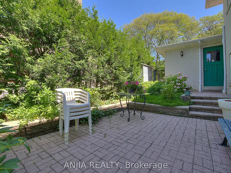 6 Bellbury Cres #Yard 1b — Photo 9