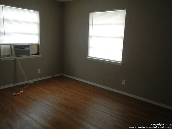 3rd image of 127 Fair Valley