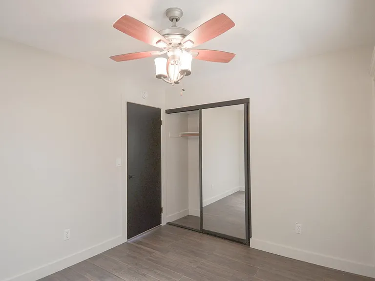 1321 Astoria Dr — Photo 45