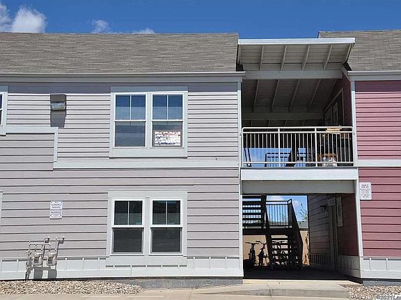2nd image of 435 Mitchell St E #4