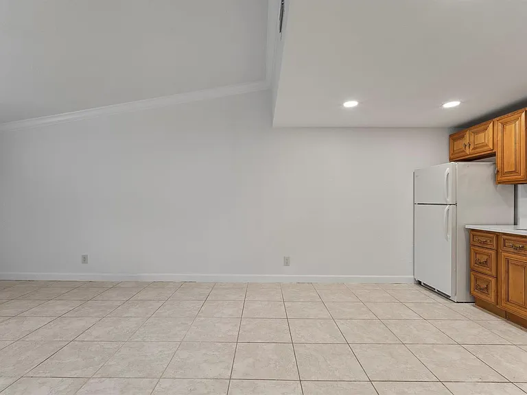 7110 Southgate Blvd — Photo 11