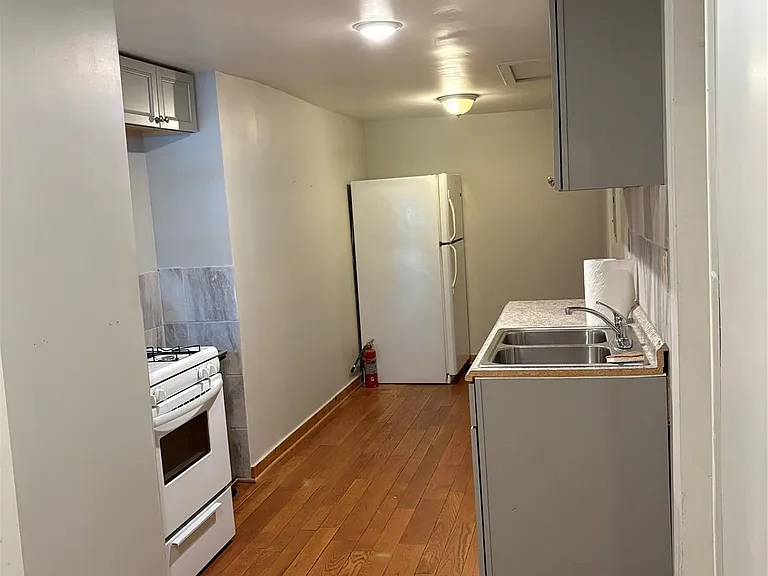 604 Main Ave NW — Photo 8