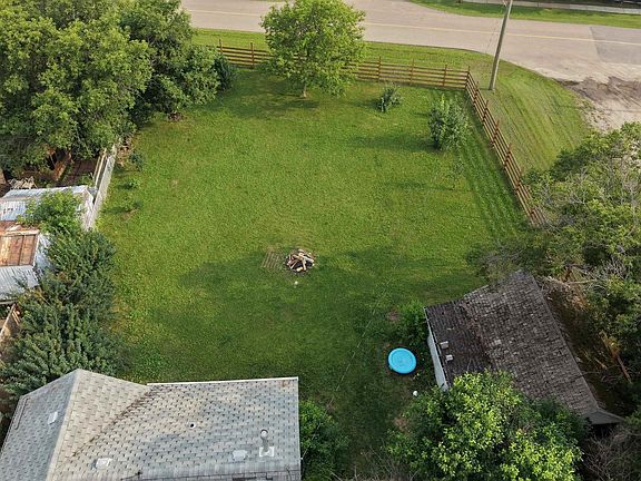 5th image of 5019 48th Ave