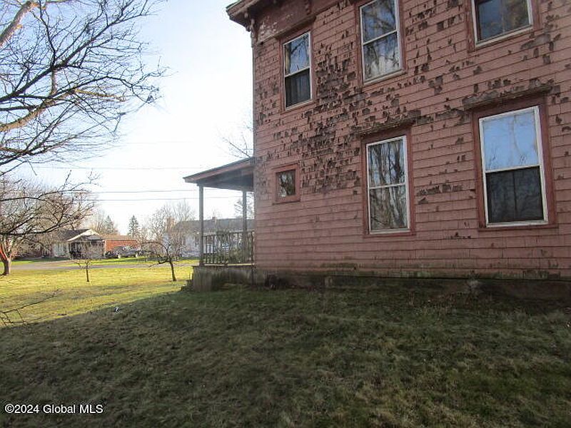 3rd image of 64 Waddell Avenue