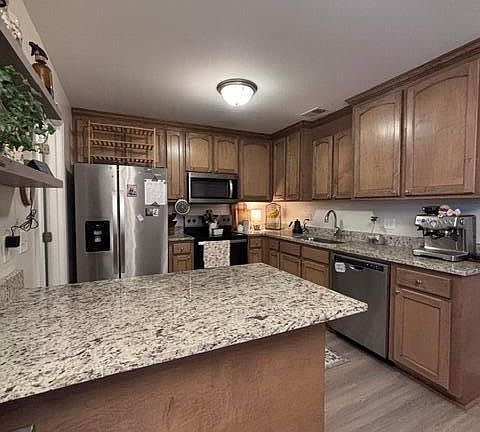 5th image of 872 Club Ln