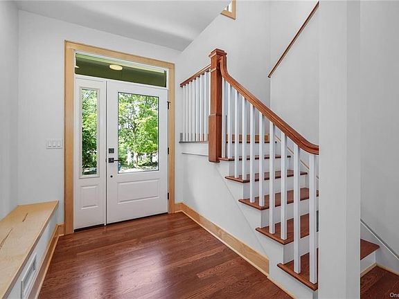5th image of 120 Scenic Dr W