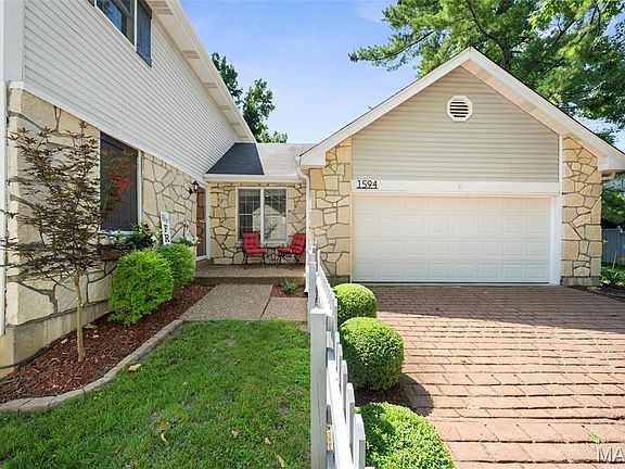 3rd image of 1594 Milbridge Dr #R