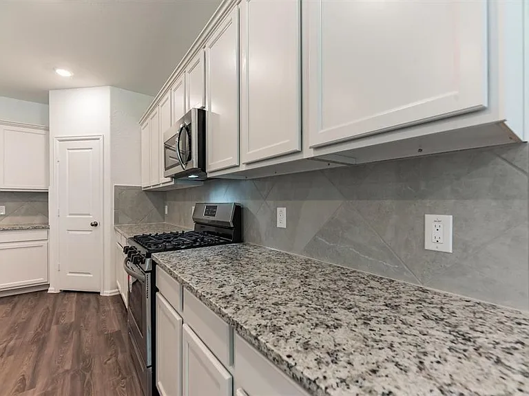 6016 Heritage Creek Ln — Photo 14