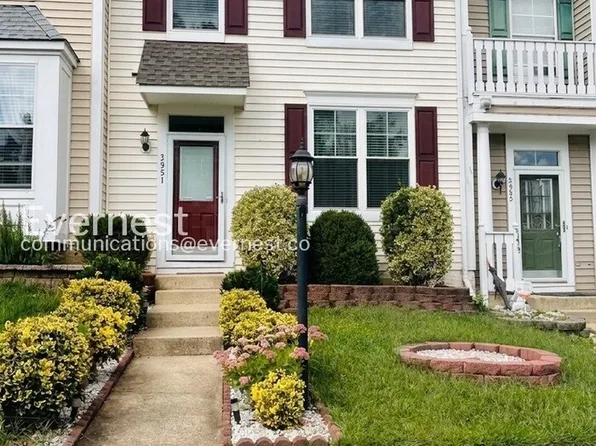 3951 Hartlake St, Woodbridge, VA 22192