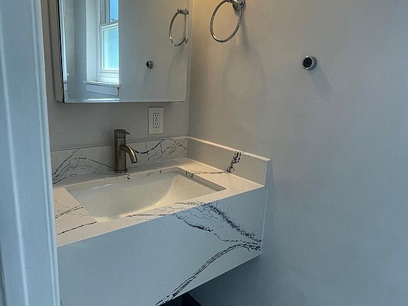 5th image of 230 S 1st St #0