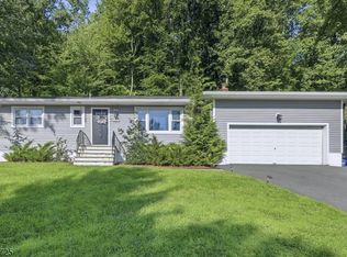 127 Hillside Dr, North Haledon Boro, NJ 07508