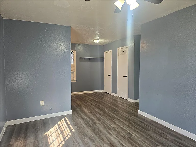 5105 Timothy St #4 — Photo 3