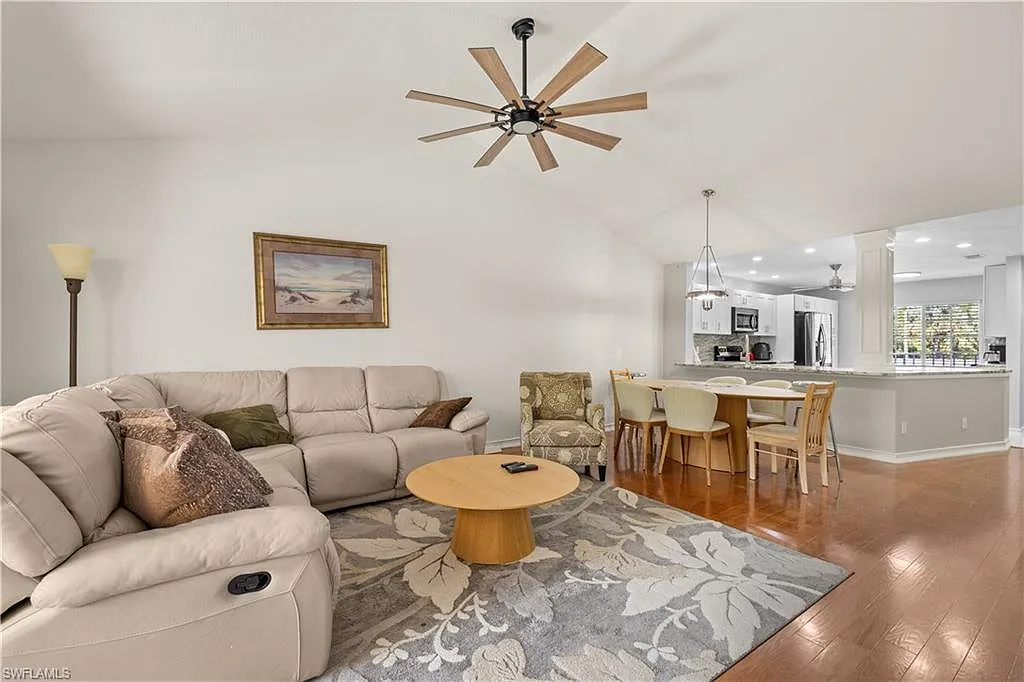 2 bed, 2.0 bath, 1200 sqft, $5,000 — Photo 2