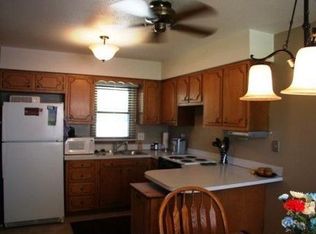 1209 S 11th Ave E, Newton, IA 50208