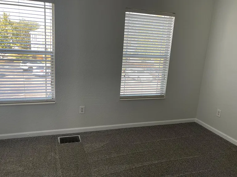 4441 SW 49th Ave — Photo 19