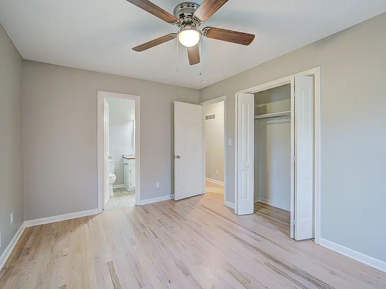 6910 NW Belvidere Pkwy — Photo 7