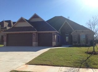 2508 13th St, Moore, OK 73160