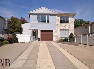 65 Oak Ln, Staten Island, NY 10312