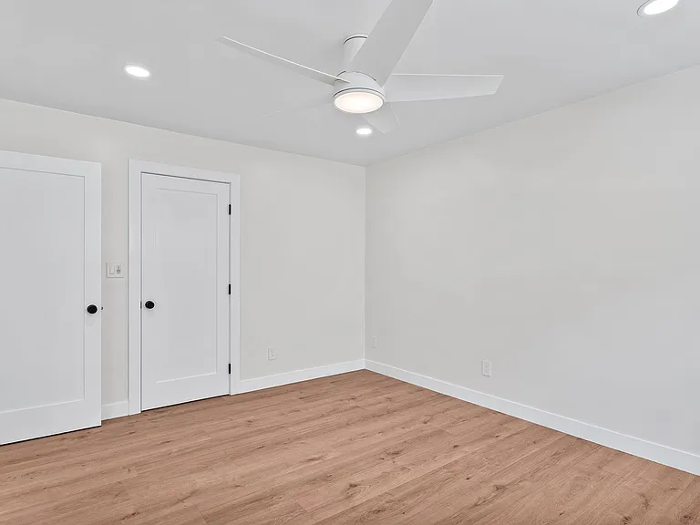 Ocean Beach Living | Modern 2Bd/2Ba | Laundry in-unit — Photo 29