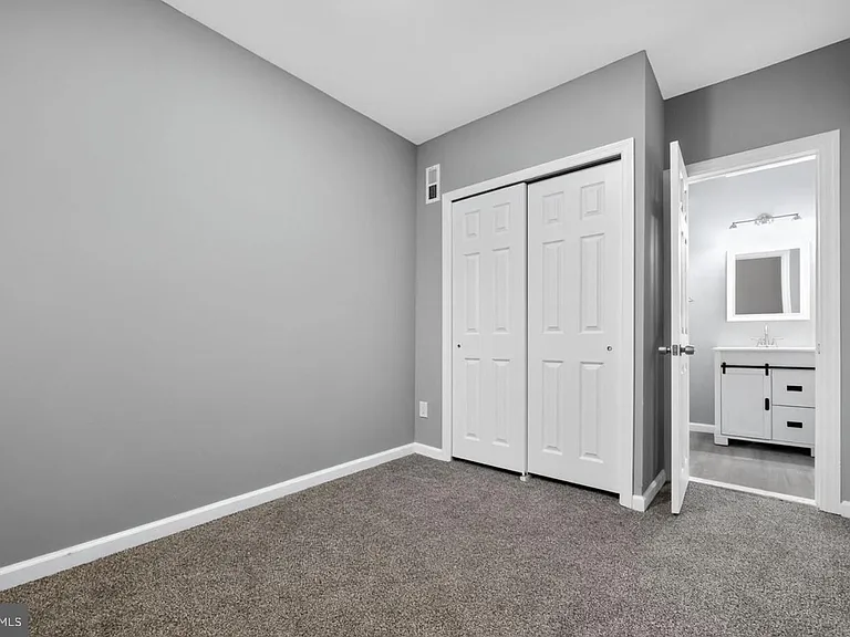 1333 S Newkirk St — Photo 7