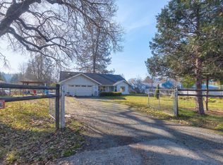 8576 E Evans Creek Rd, Rogue River, OR 97537