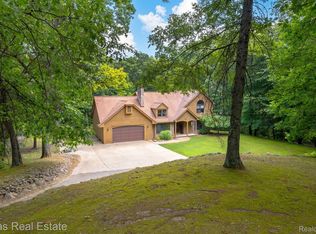 697 S Brandt Rd, Ortonville, MI 48462
