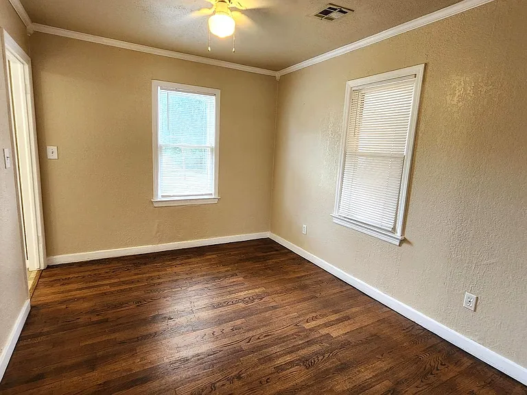 1017 N Tabor Ave — Photo 6