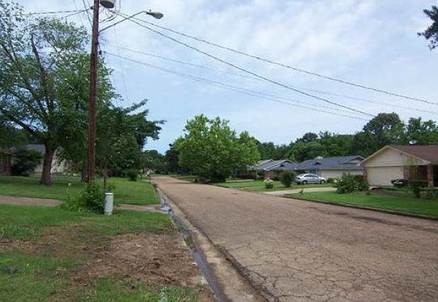 2nd image of 5970 Ferncreek Dr