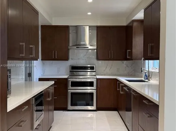 921 Belle Meade Island Dr, Miami, FL 33138