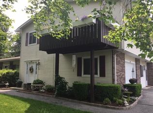 464 Round Hill Ct, Warwick, RI 02886