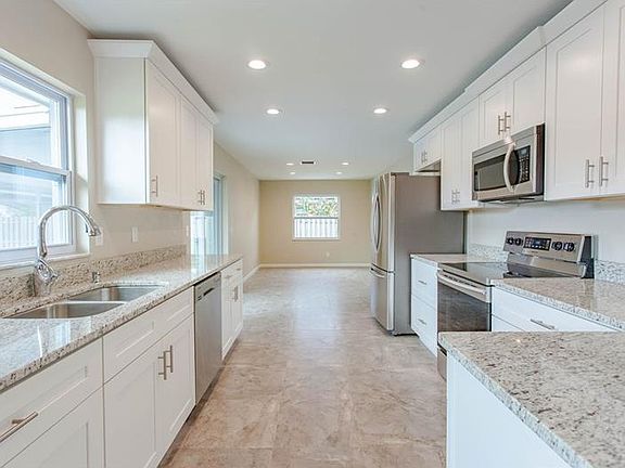 4th image of 3464 Astoria Ct