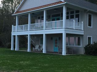 1 Beach Rd, Reedville, VA 22539
