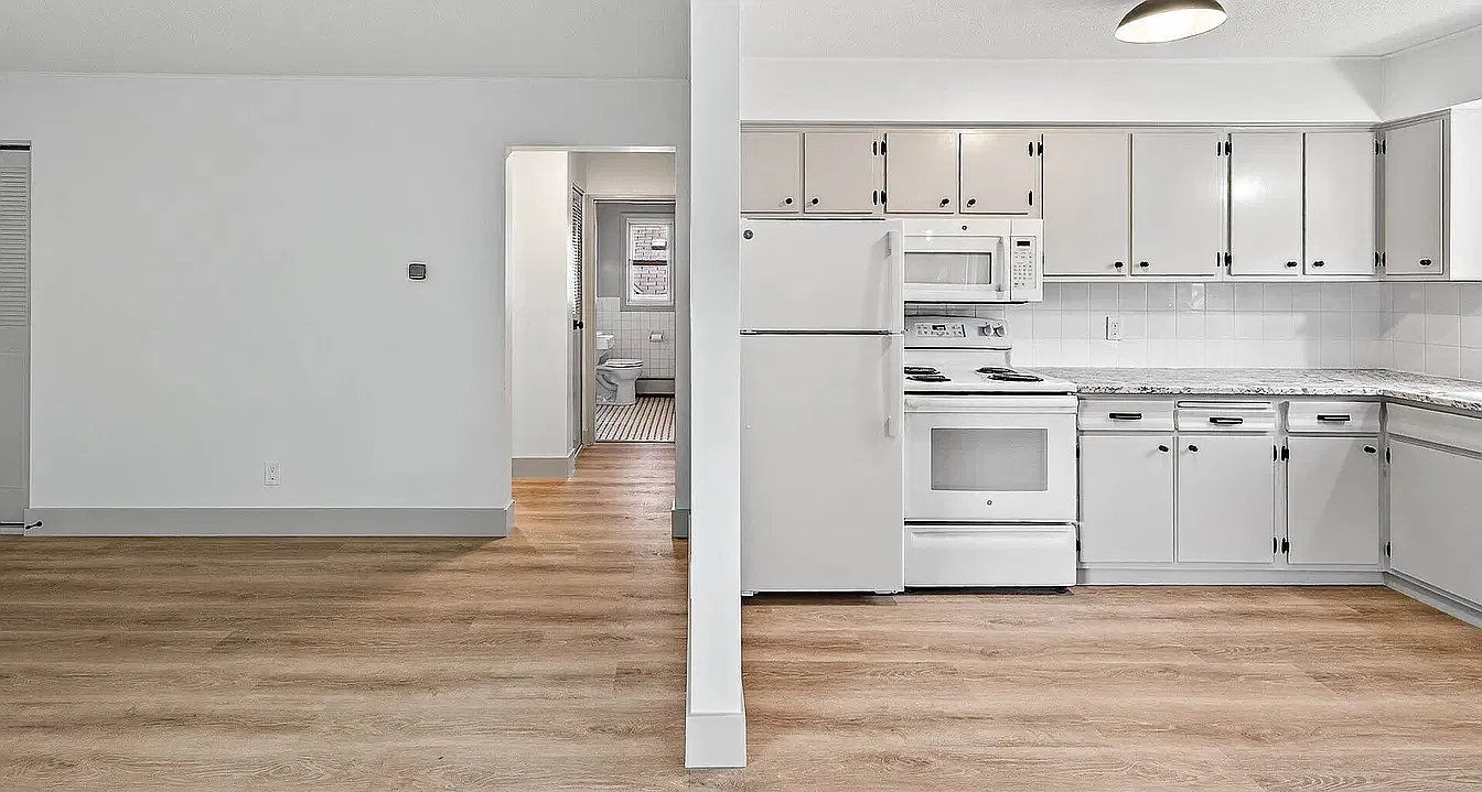2 bed, 1.0 bath, 800 sqft, $1,695 — Photo 3