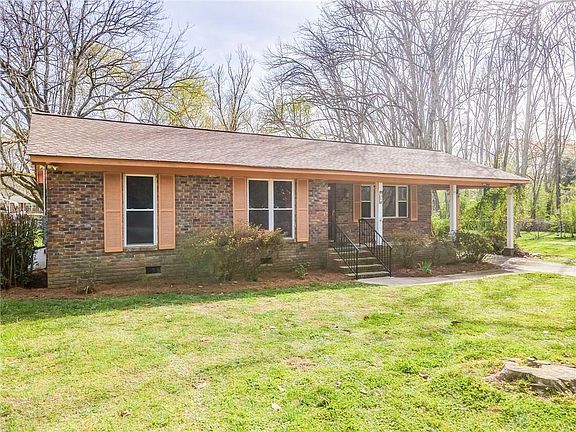 3rd image of 16 Mango Rd NE
