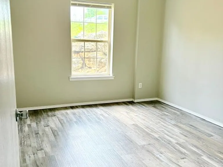 2202 W Jonquil Ln — Photo 24