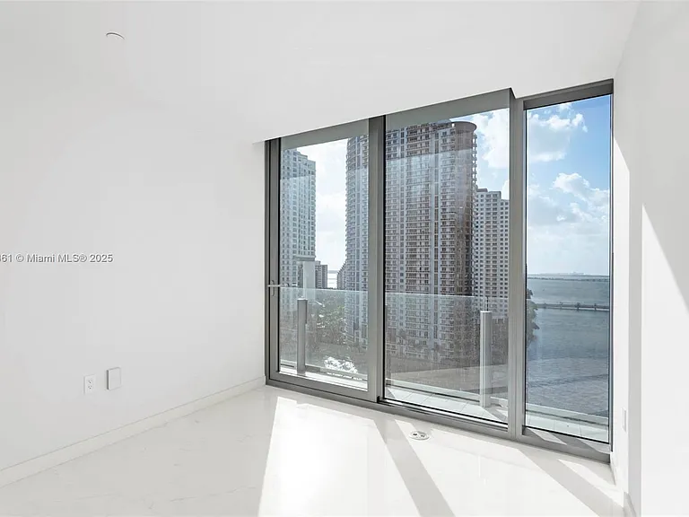 300 Biscayne Blvd #1403 — Photo 23