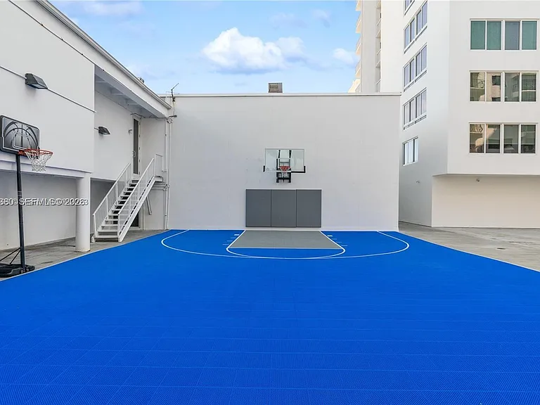 5401 Collins Ave #920 — Photo 35