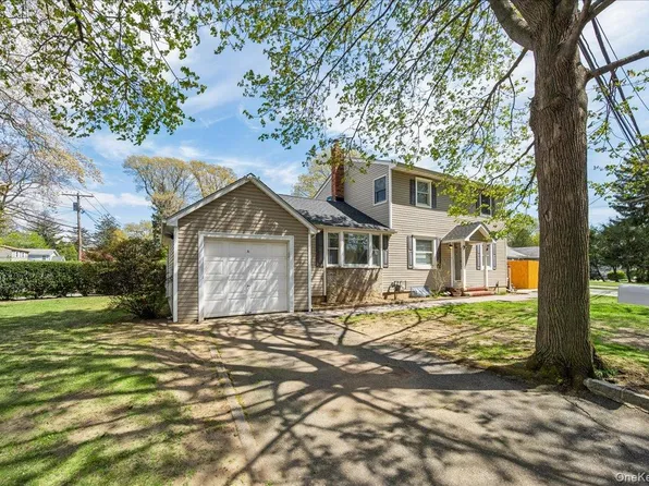 20 Cambridge Avenue, Melville, NY 11747