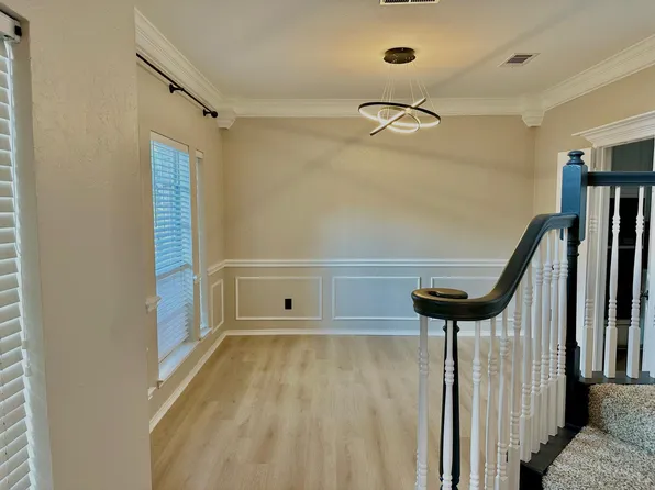 8804 Racquet Club Dr, Fort Worth, TX 76120