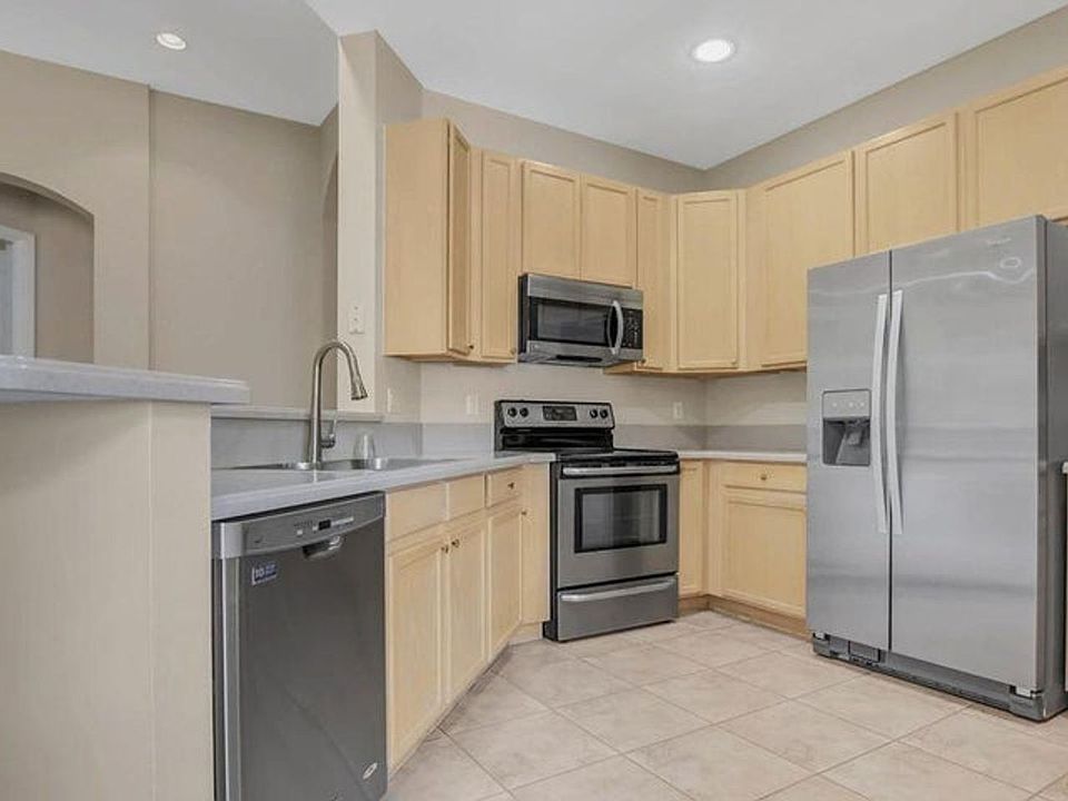 1st image of 6731 Southport Dr
