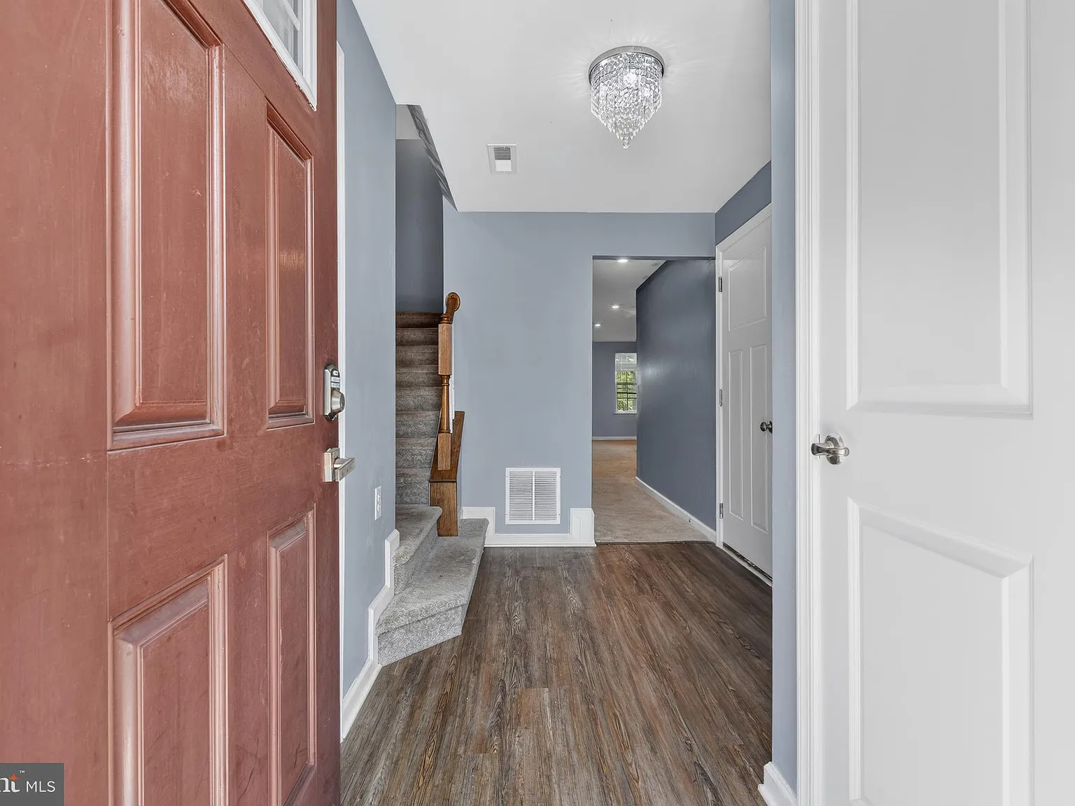 3 bed, 2.5 bath, 2290 sqft, $3,100 — Photo 4