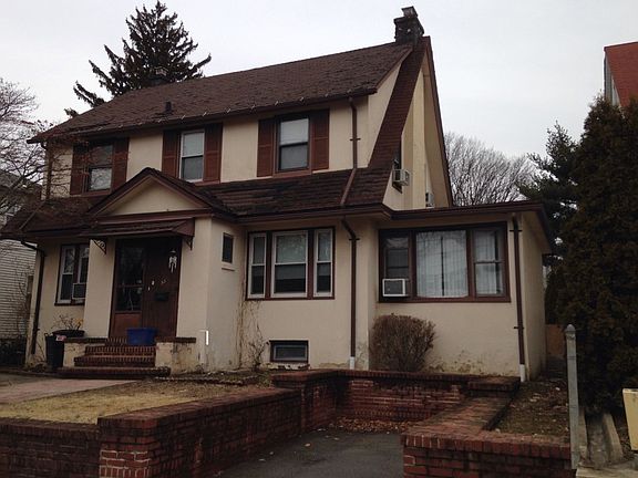 3rd image of 55 Armourvilla Ave