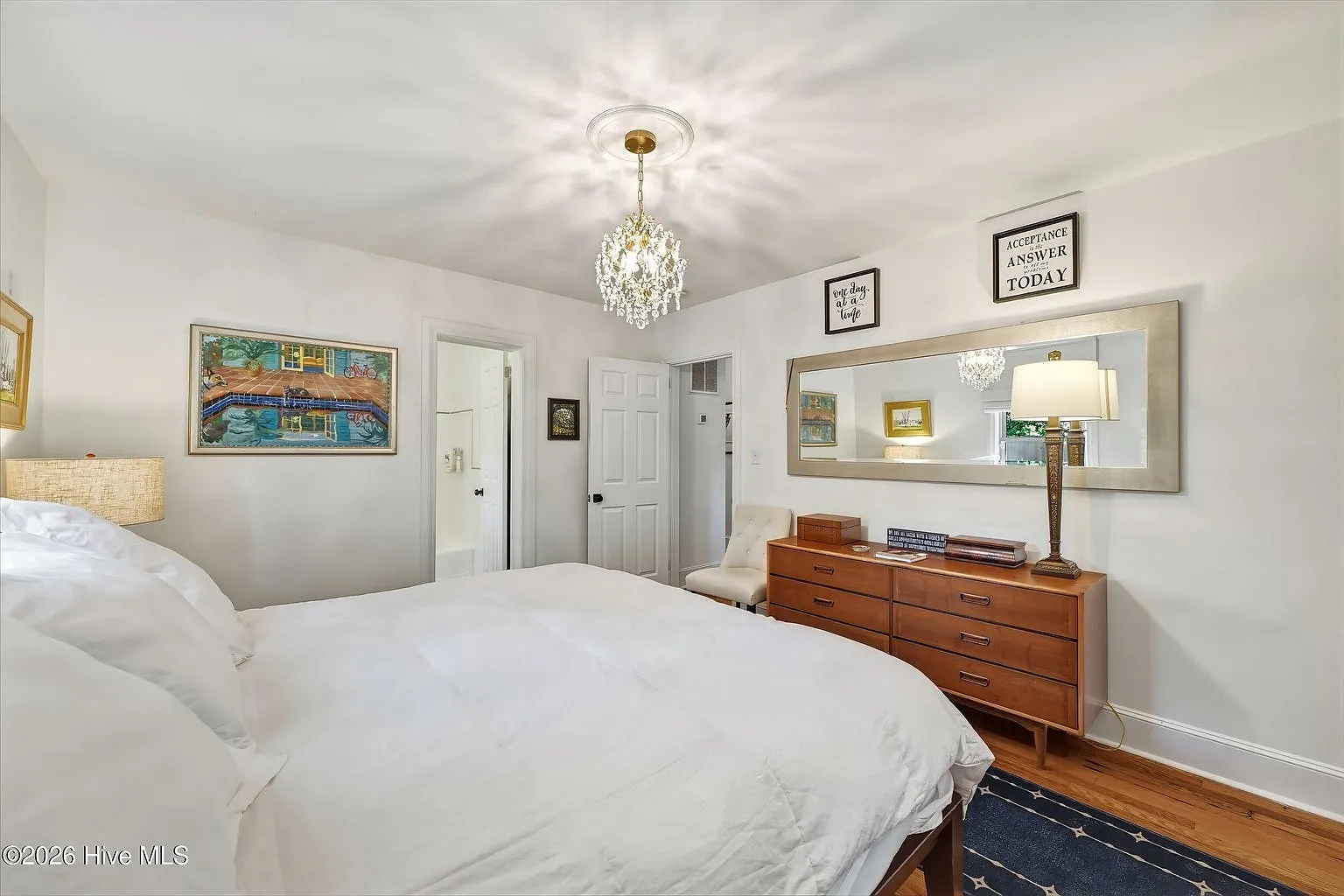 611 Clark Dr — Photo 4
