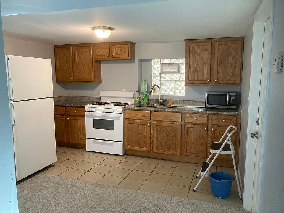 1st image of 2604 N Hamlin Ave #G