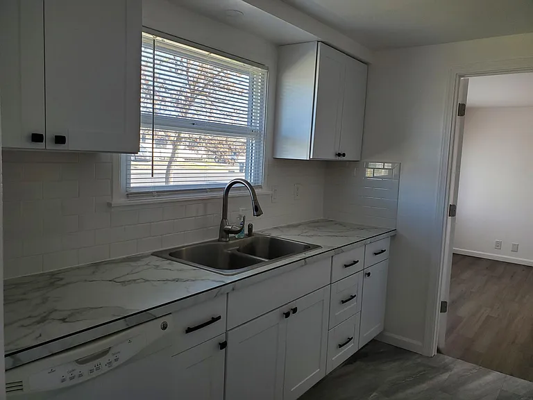 536 N Earl Rd — Photo 15