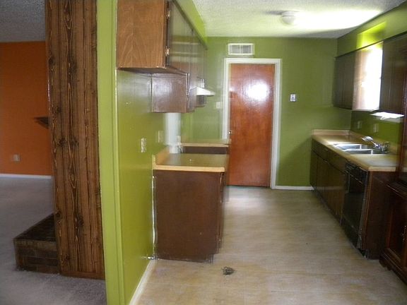 4th image of 5657 Fenway Dr